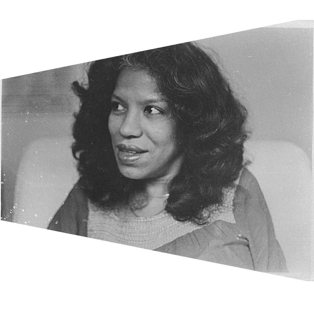 Cafecito con… Ángela Maria Dávila: Translating Animal Fiero y Tierno